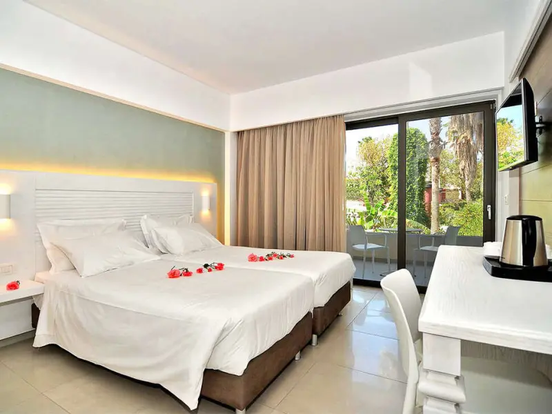 Apollon Hotel Lambi