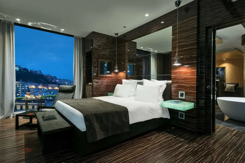 Romeo Hotel - Naples