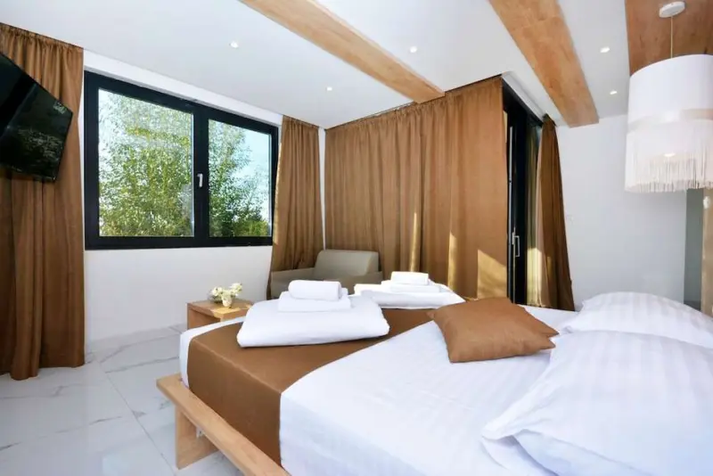 Jona Rooms Podstrana