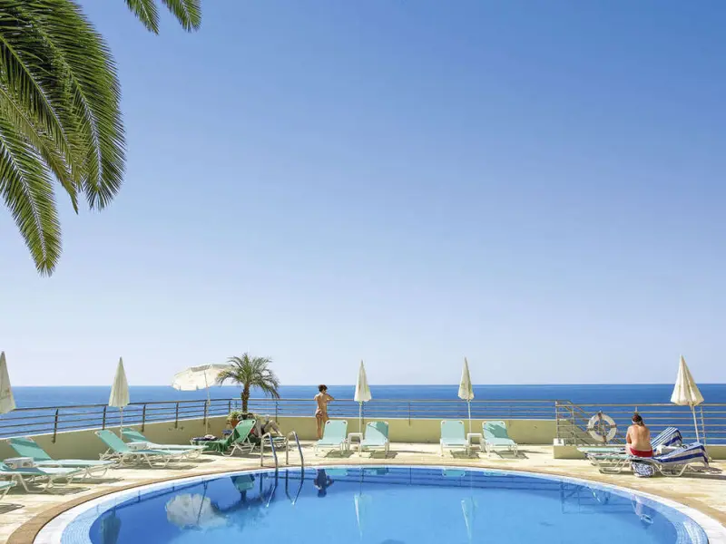 Madeira Regency Cliff