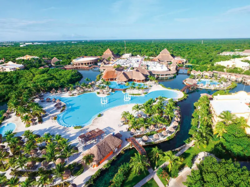 Grand Palladium White Sand Resort & Spa, a Registry Collectin Hotel