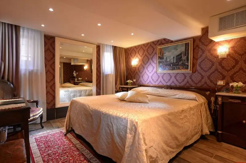 Santa Marina Hotel