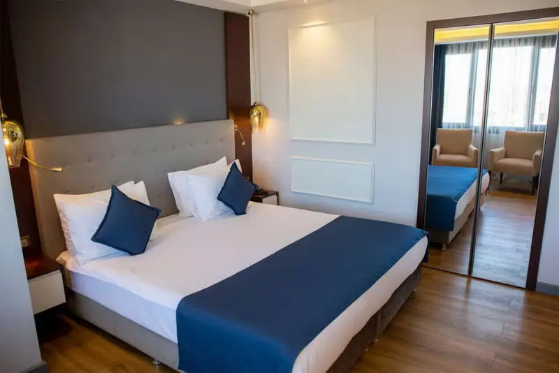 Nova Plaza Crystal Hotel