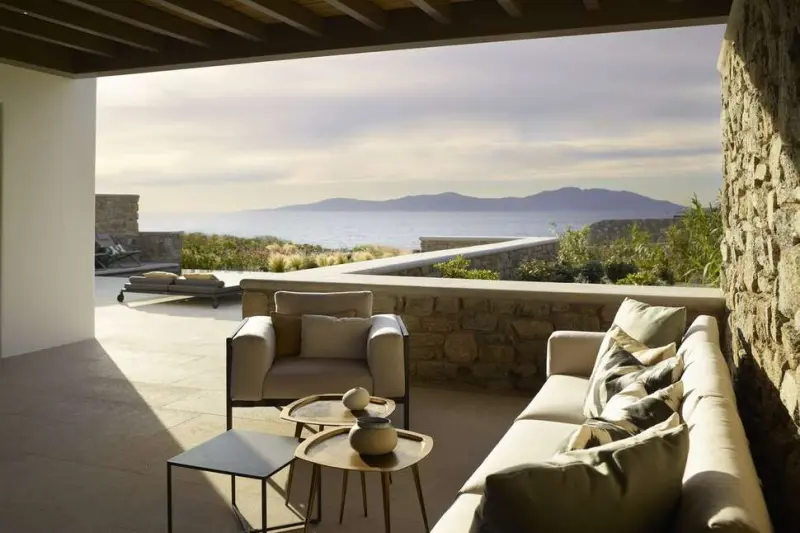 Bonzoe Suites & Villas