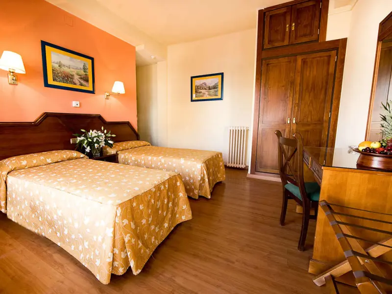 Hotel Monarque Cendrillón