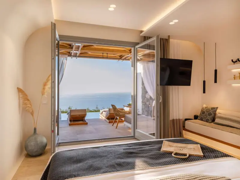 Santo Mine Oia Suites