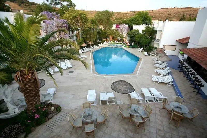 Flora Hotel
