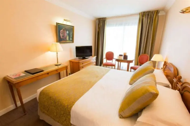Sun Riviera Hotel