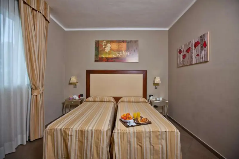 Hotel For You