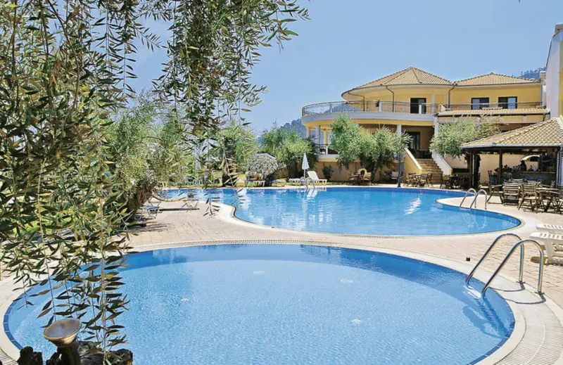 Ocean Beach Hotel