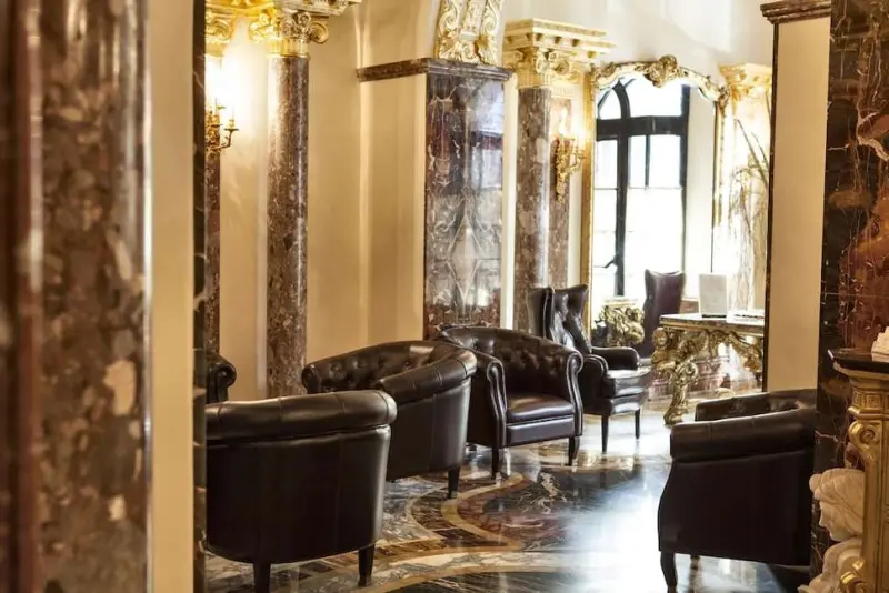 Hotel Des Epoques
