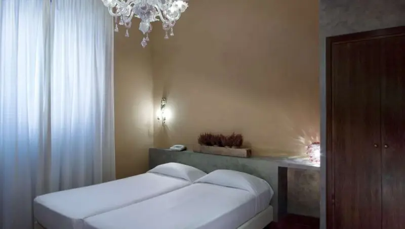 Hotel Columbia