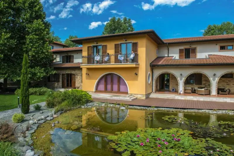 Airport Hotel Stáció