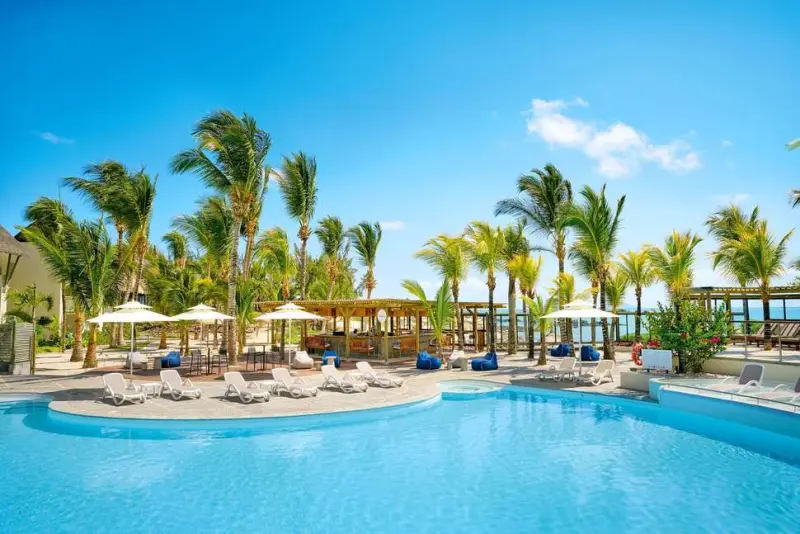 Lagoon Attitude Hotel