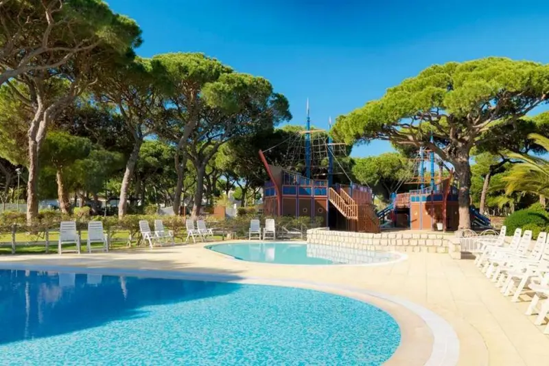 Pine Cliffs Village