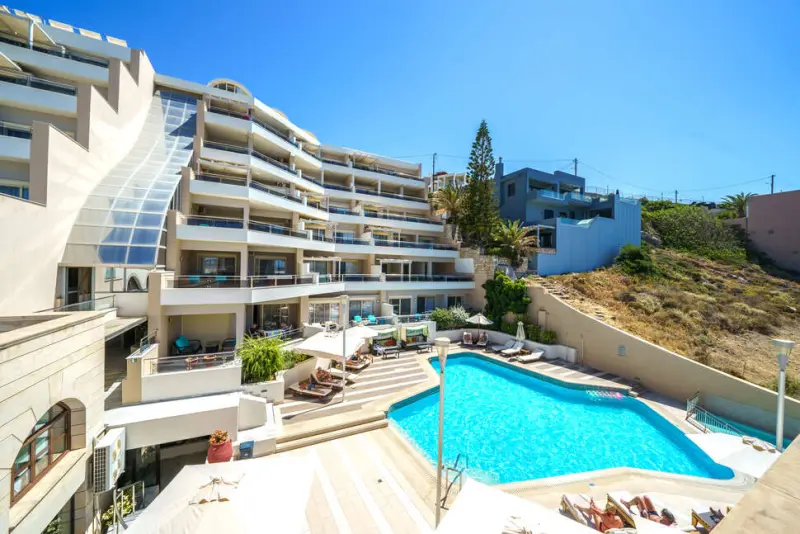 Macaris Suites & Spa