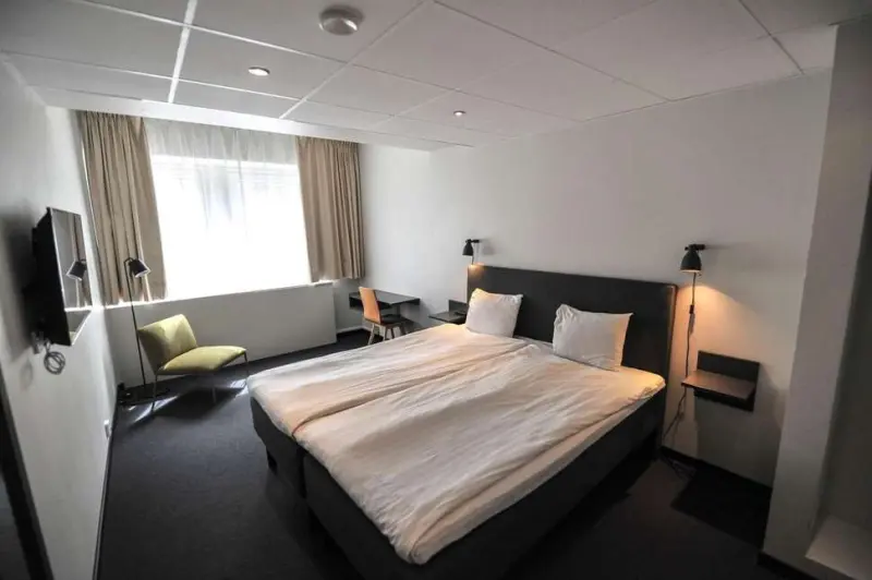 Moment Hotels