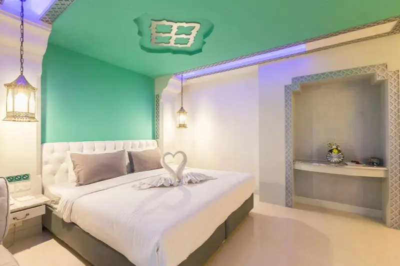 The Verandah Hotel
