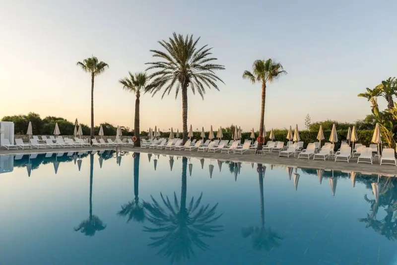 Nissi Beach Resort (hotel)