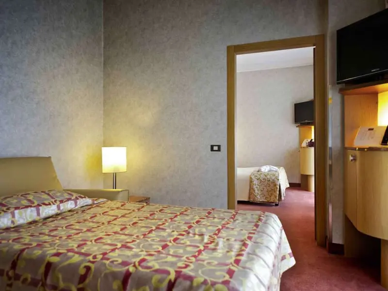 Mercure Roma West
