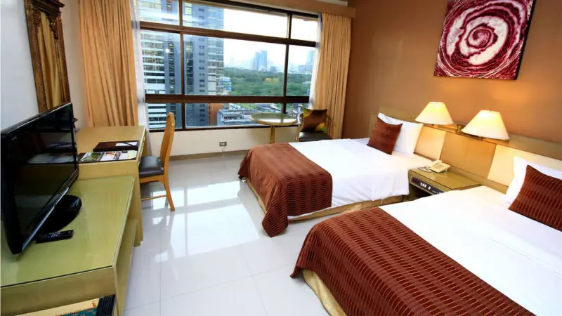 Pinnacle Lumphini Park Hotel