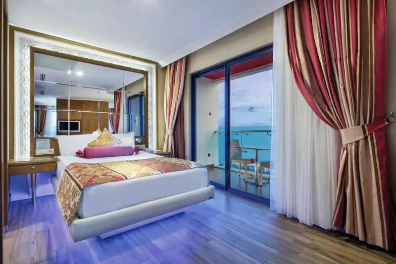Granada Luxury Okurcalar