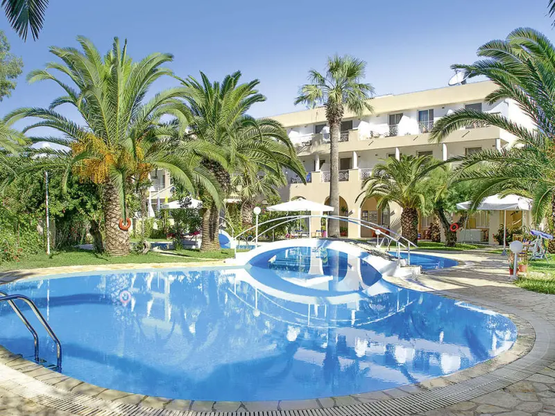 Three Stars Beach Hotel