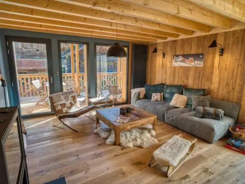 Chalet "Mitoyen Ysaline" with Mountain Views, Private Terrace, and Wi-Fi