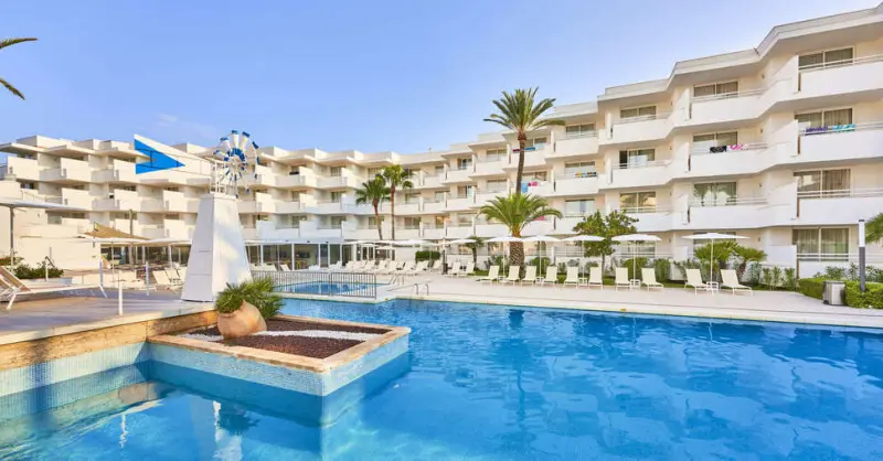 Globales Cala Bona Suites