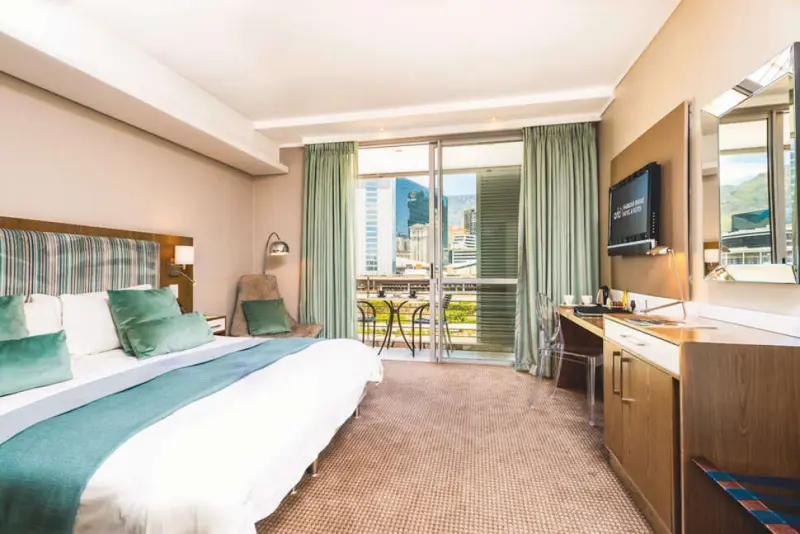 Harbour Bridge Hotel & Suites