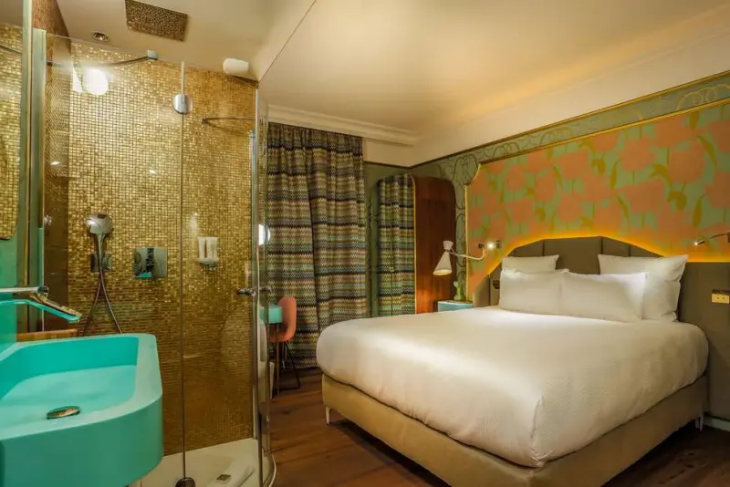Idol Hotel