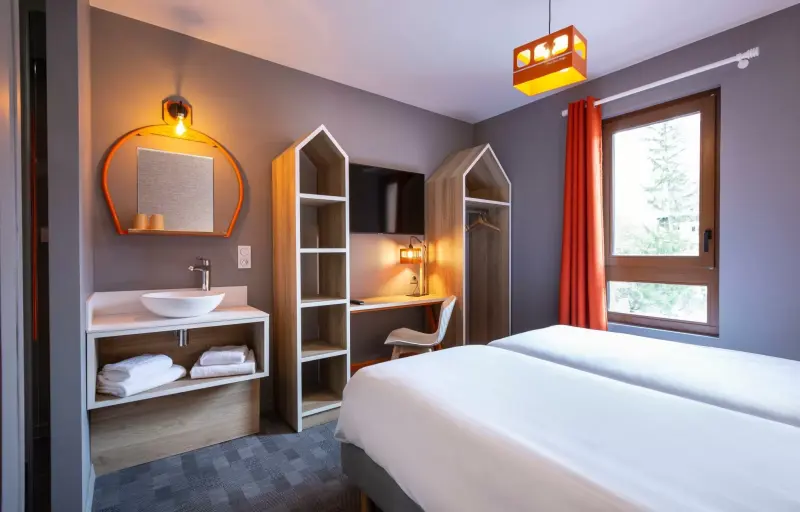 Base Camp Lodge Hotel