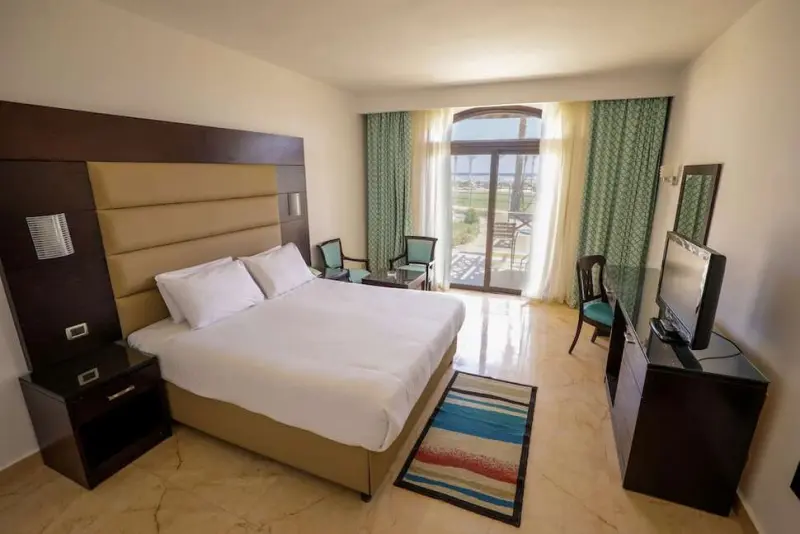 Elphistone resort