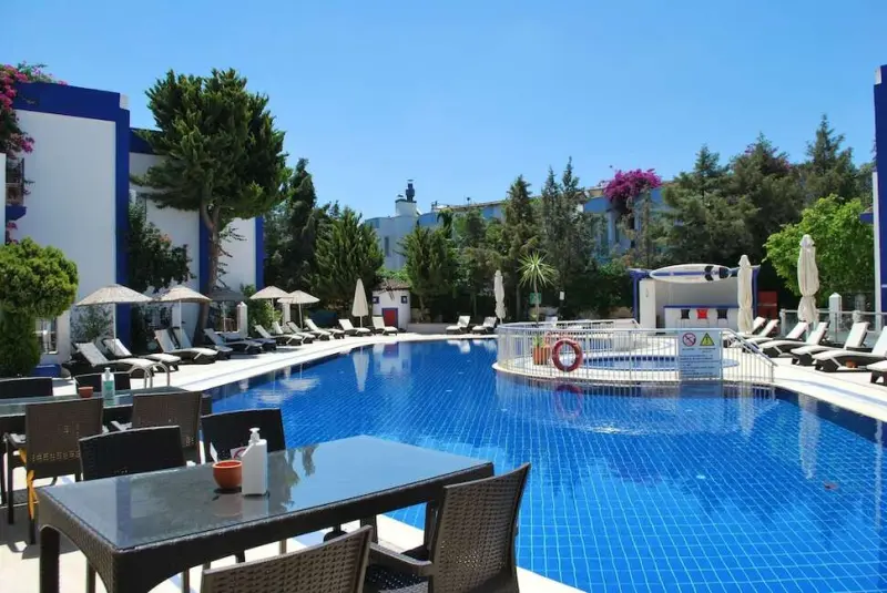 Serpina Hotel