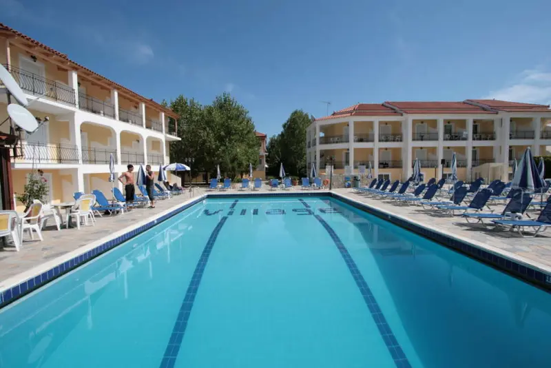 Village Inn Studios & Family Apartments