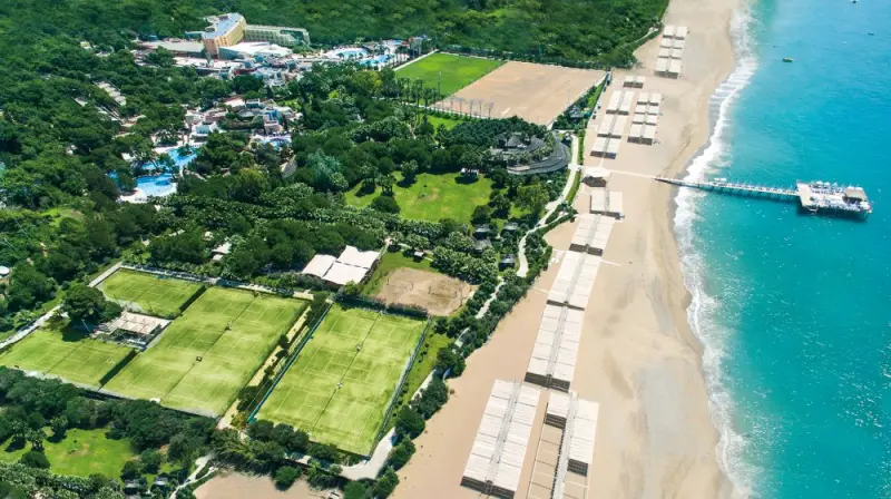 Blue Waters Club Side