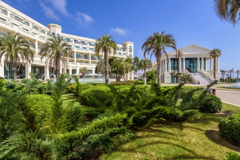 Las Arenas Balneario Resort