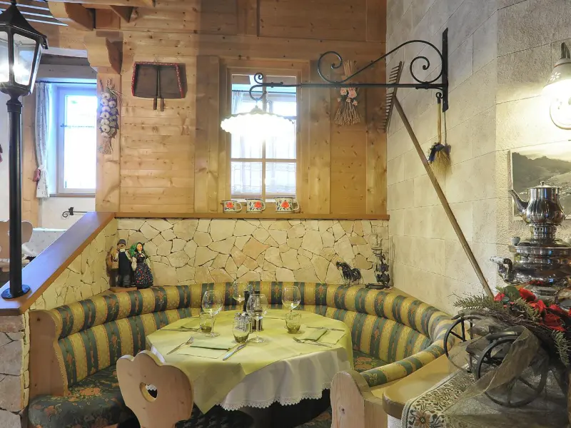 Hotel & Dependance Pordoi
