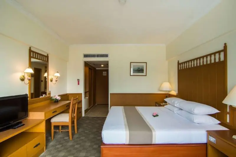Bangkok Palace Hotel