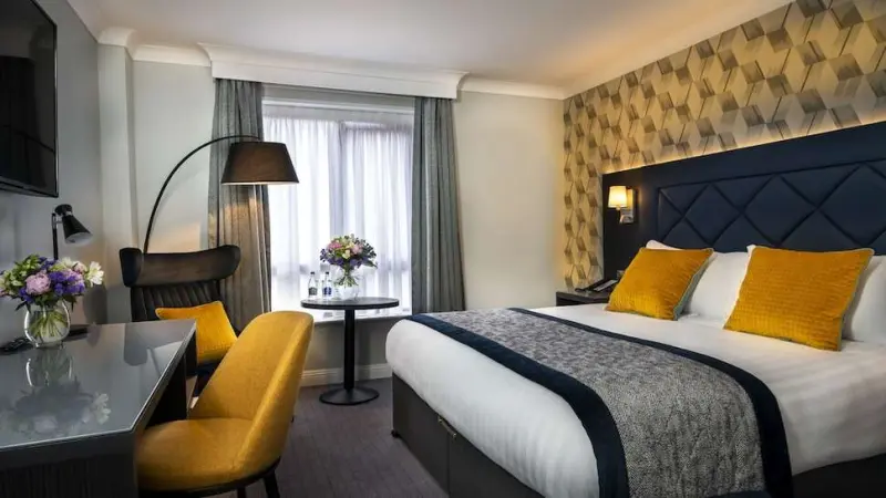 Camden Court Hotel