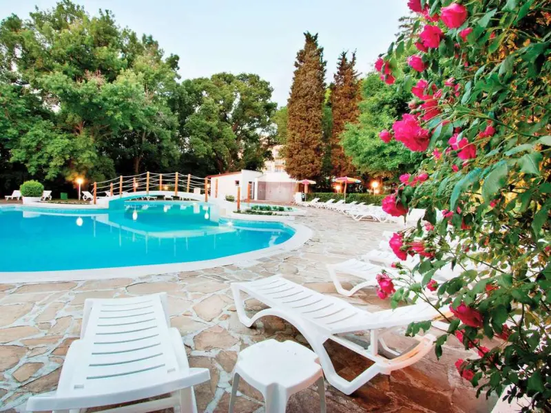 Ljuljak Hotel