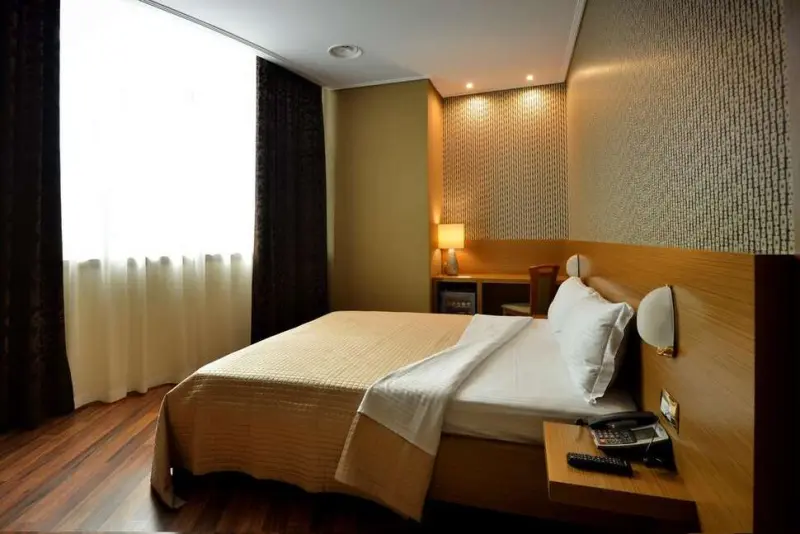 Hotel Austria, Tirana