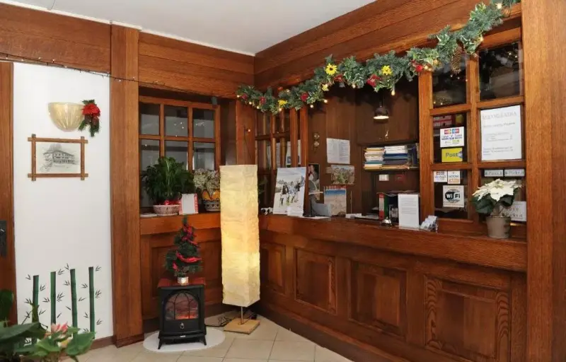 Hotel Bucaneve