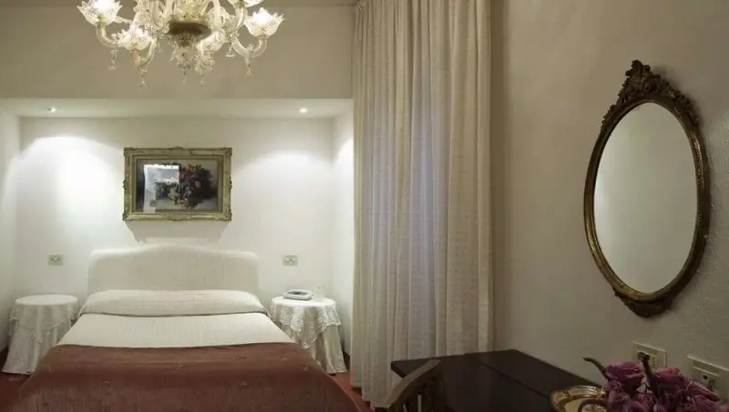Hotel Columbia