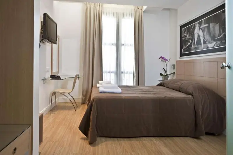 Chic - Athens HiTech Hotel