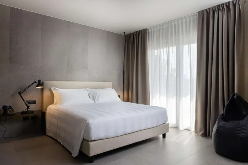B21 Hotel