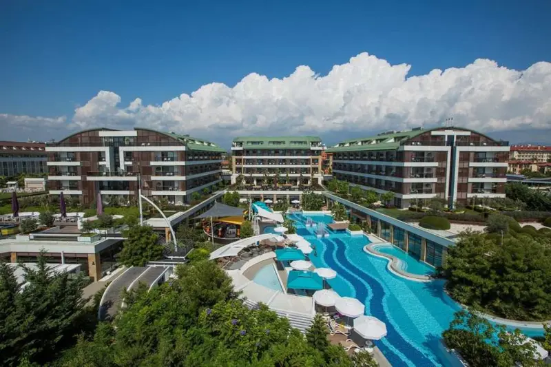 TUI BLUE Side
