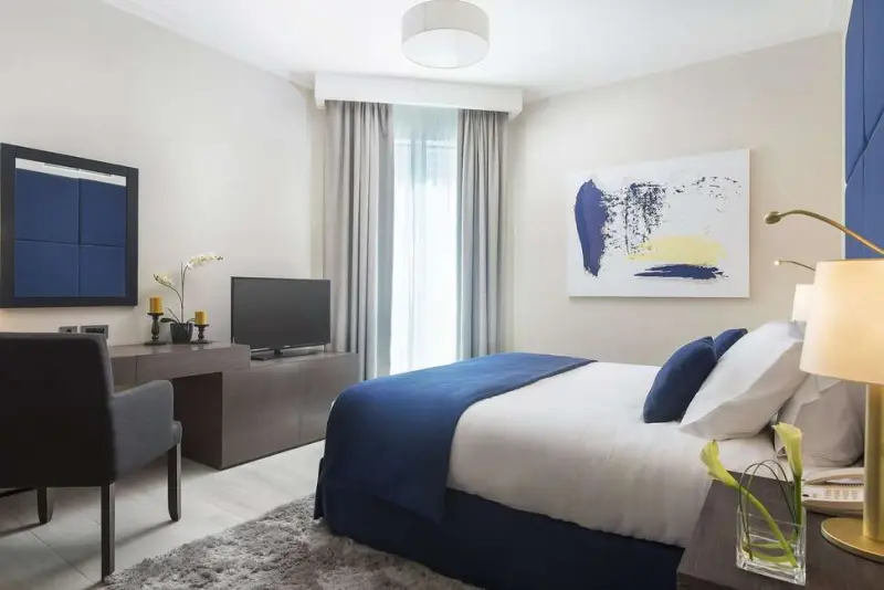 Centara West Bay Hotel & Residences