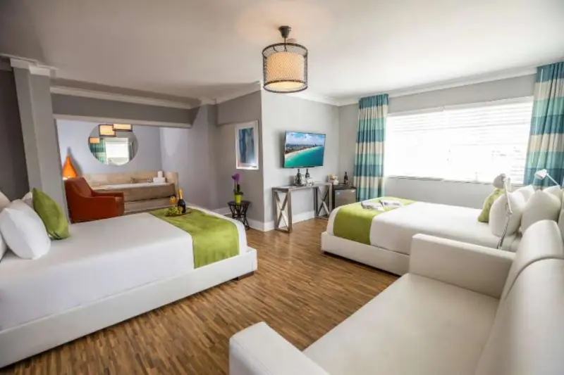 Chesterfield Hotel & Suites