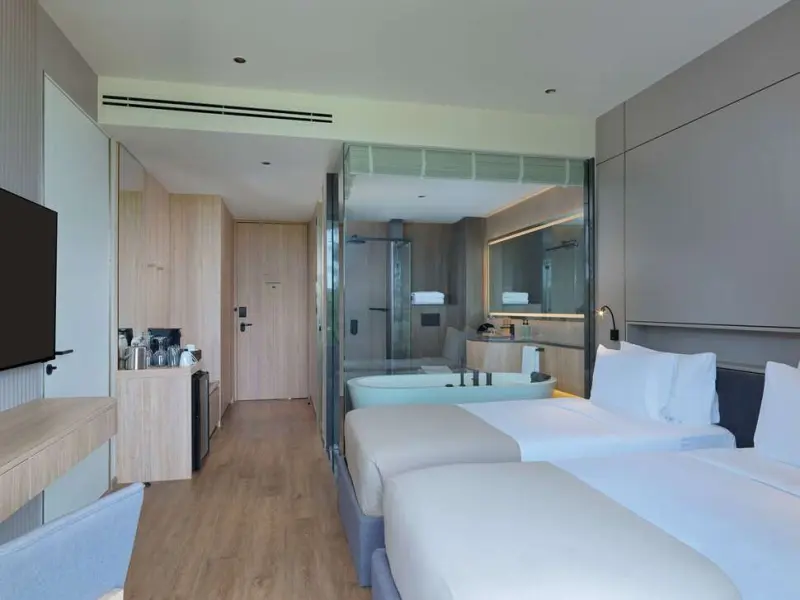 La Green Hotel and Residence